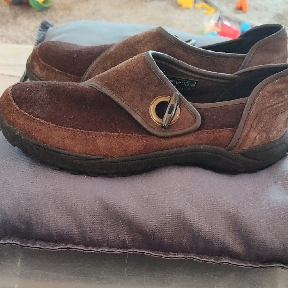 Lands' End Women's Brown Suede Flats - Picture 3 of 8